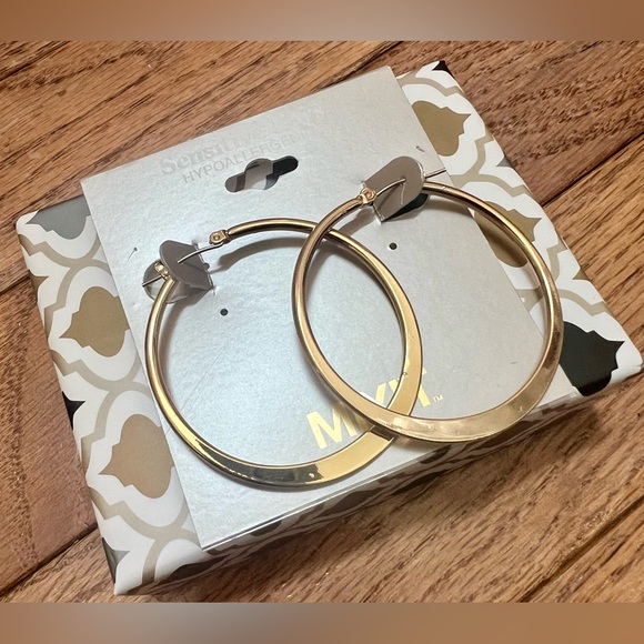 Mixit Flat Edge Gold Hoop Earring NWT - Picture 1 of 6
